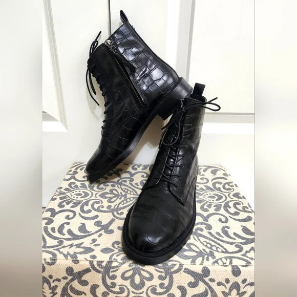 Sam Edelman  Nina Black Crocodile Print Combat Boots 8M - Picture 6 of 7